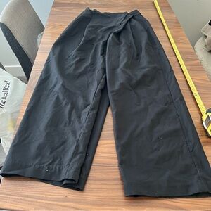 SHOWROOM Women’s Black slacks with and interesting off center clip Pants